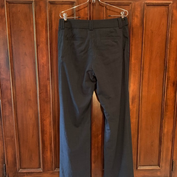 Women’s Banana Republic Size 6 Slacks - Picture 2 of 3
